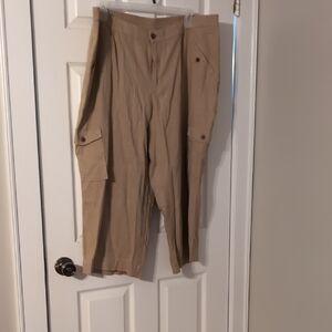 Cato Women's Tan Cargo Capris